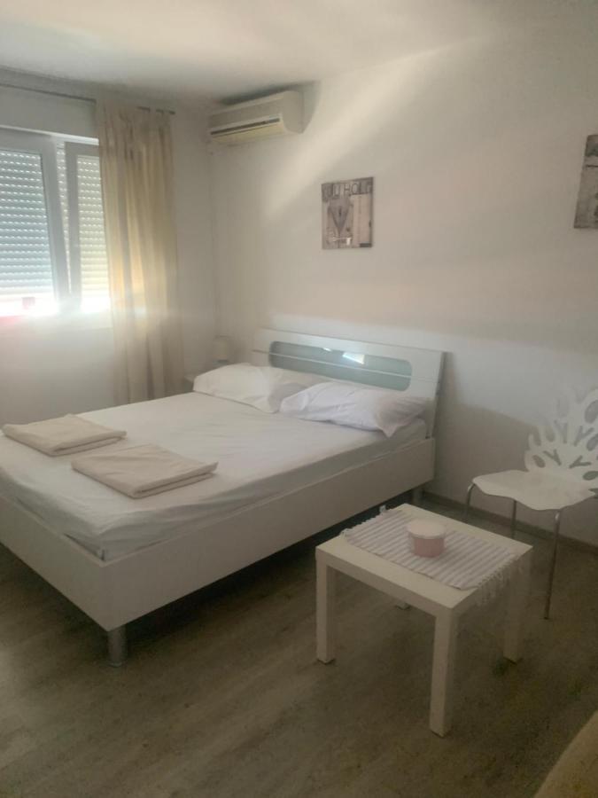Sanela- Apartman Za Bezbrizan Odmor Crikvenica Exterior foto