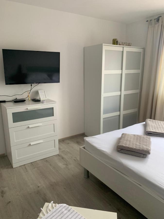 Sanela- Apartman Za Bezbrizan Odmor Crikvenica Exterior foto